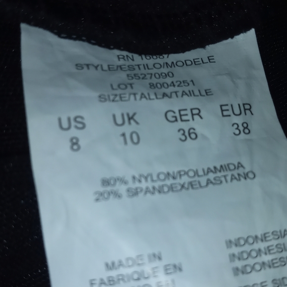 One-Piece With A Fluttery Skirt - Picture 4 of 4